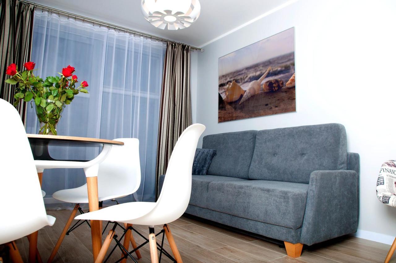 Apartament Ikar - 2 Pokojowy Przy Morzu Z Balkonem ポビエロボ エクステリア 写真