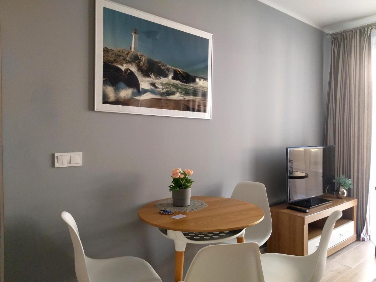 Apartament Ikar - 2 Pokojowy Przy Morzu Z Balkonem ポビエロボ エクステリア 写真